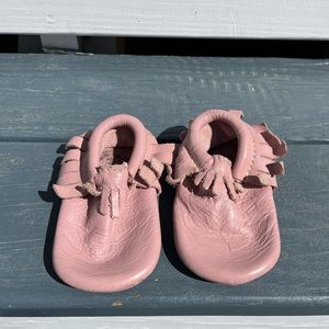 Freshly Picked size 4 Blush mini sole moccasins